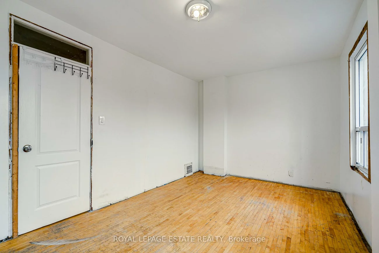 201, Christie, Annex, Toronto