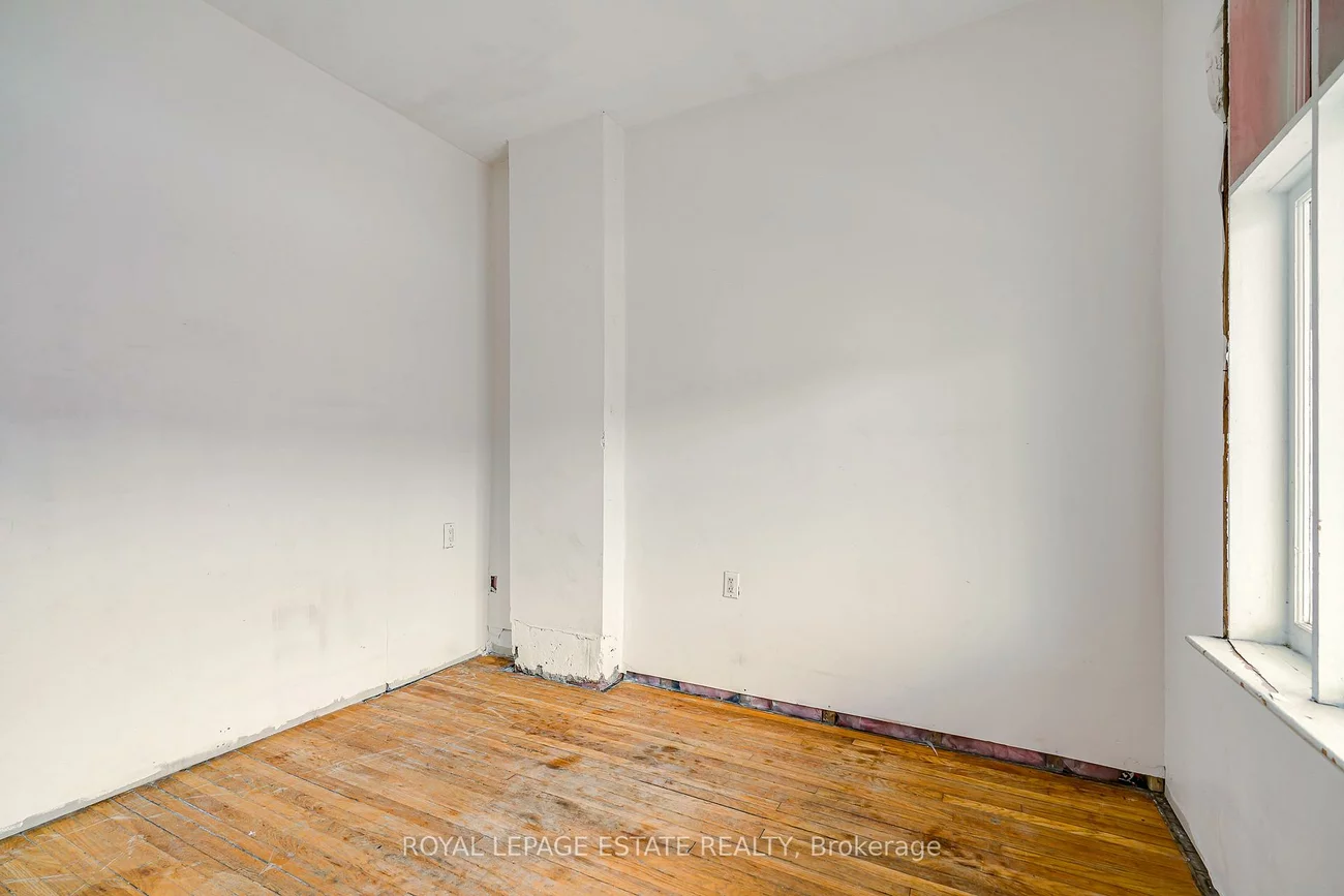 201, Christie, Annex, Toronto