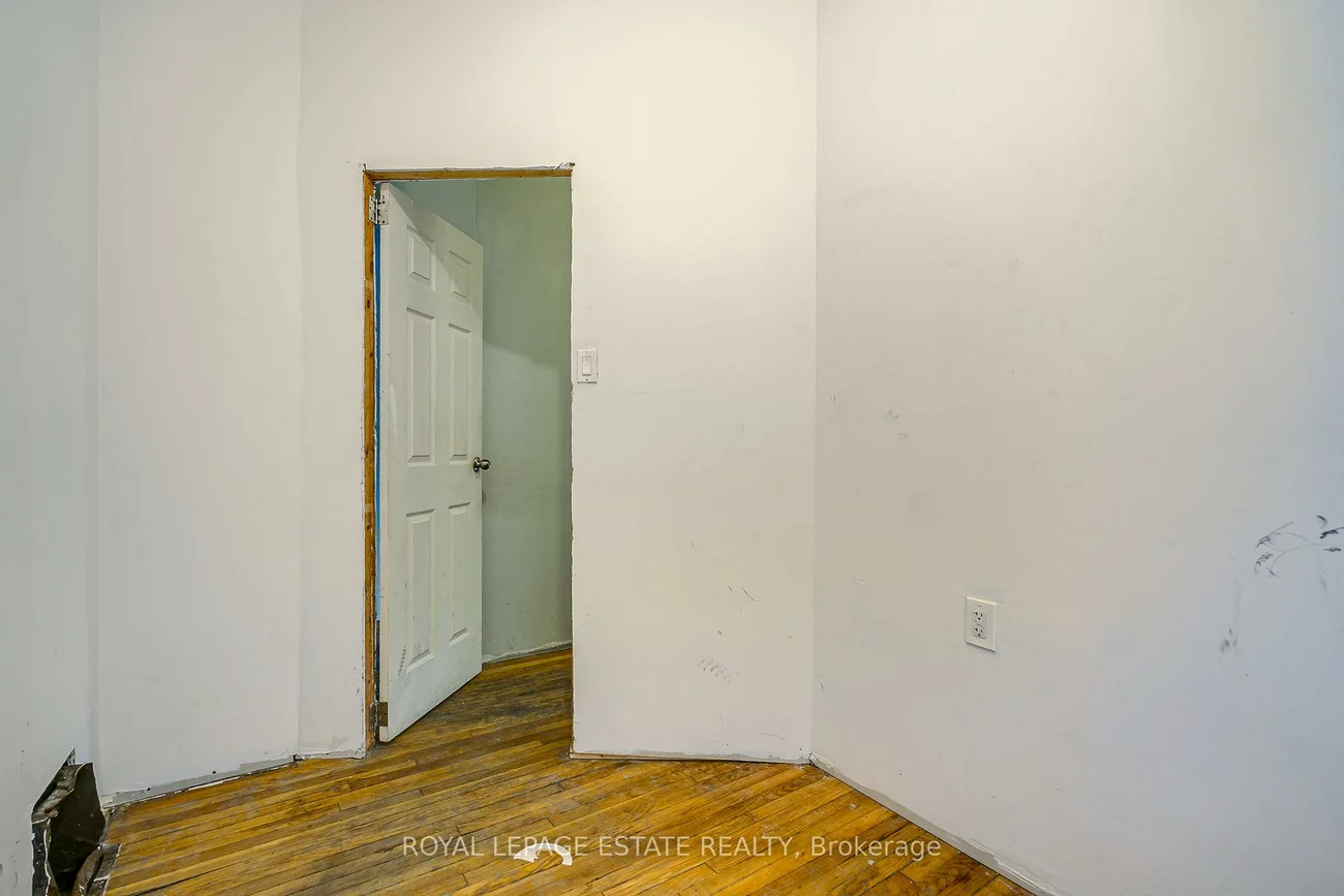 201, Christie, Annex, Toronto