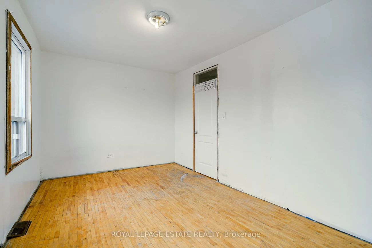 201, Christie, Annex, Toronto