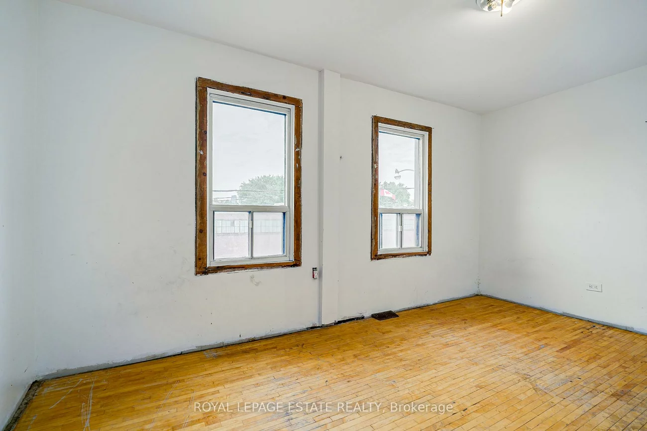 201, Christie, Annex, Toronto