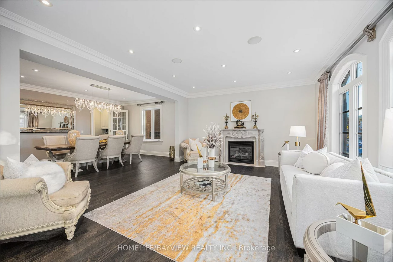 208, Holmes, Willowdale East, Toronto