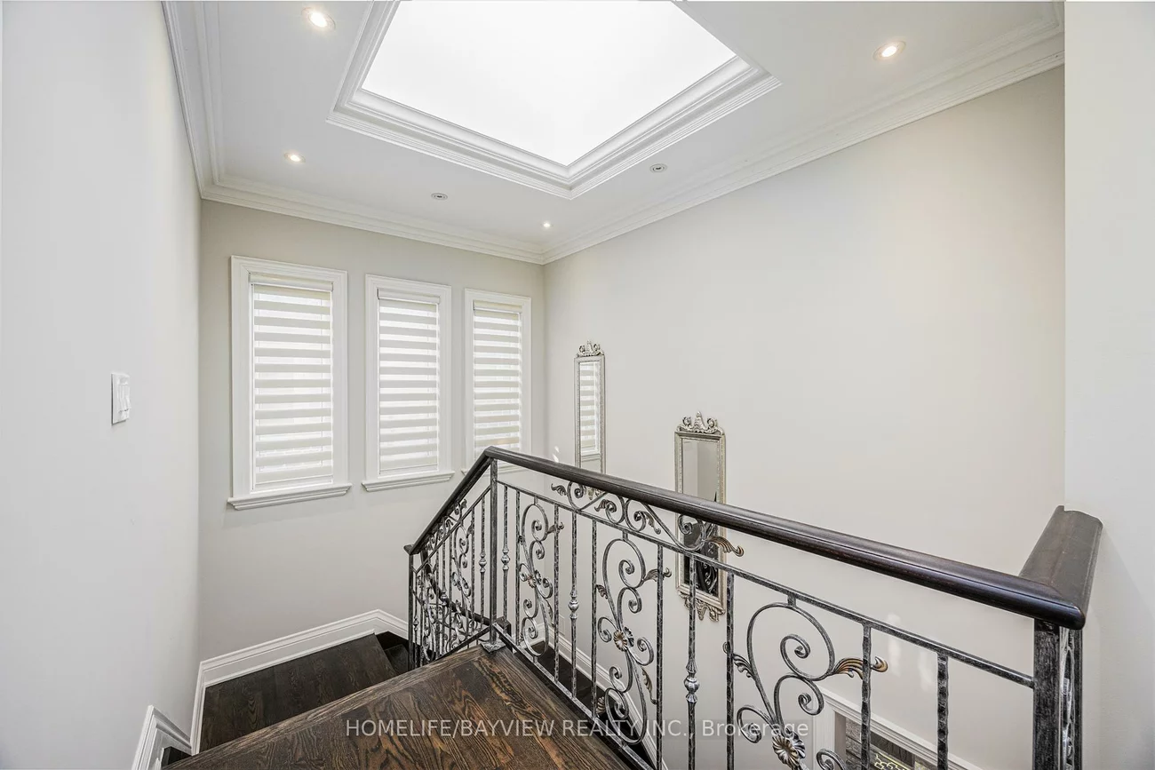 208, Holmes, Willowdale East, Toronto