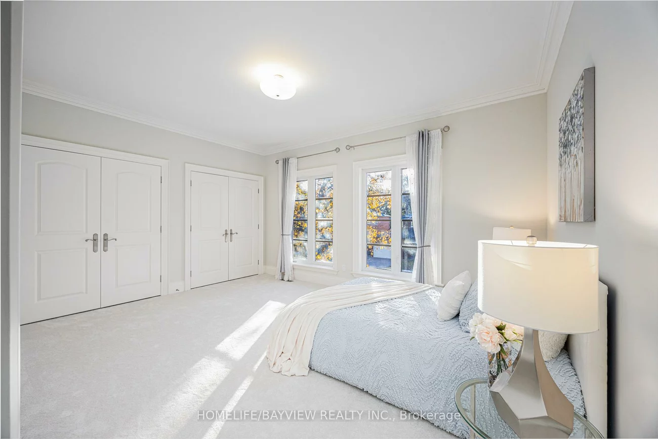 208, Holmes, Willowdale East, Toronto