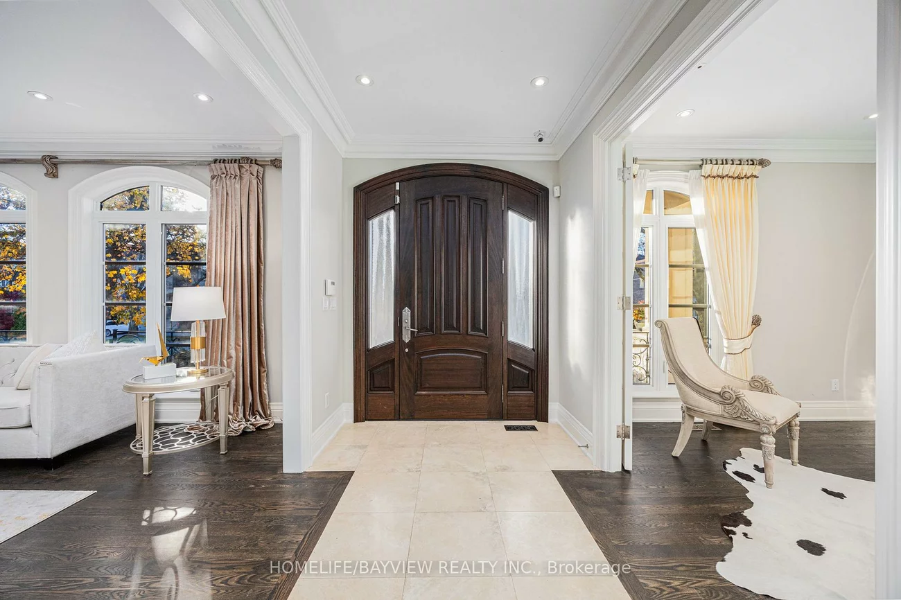 208, Holmes, Willowdale East, Toronto