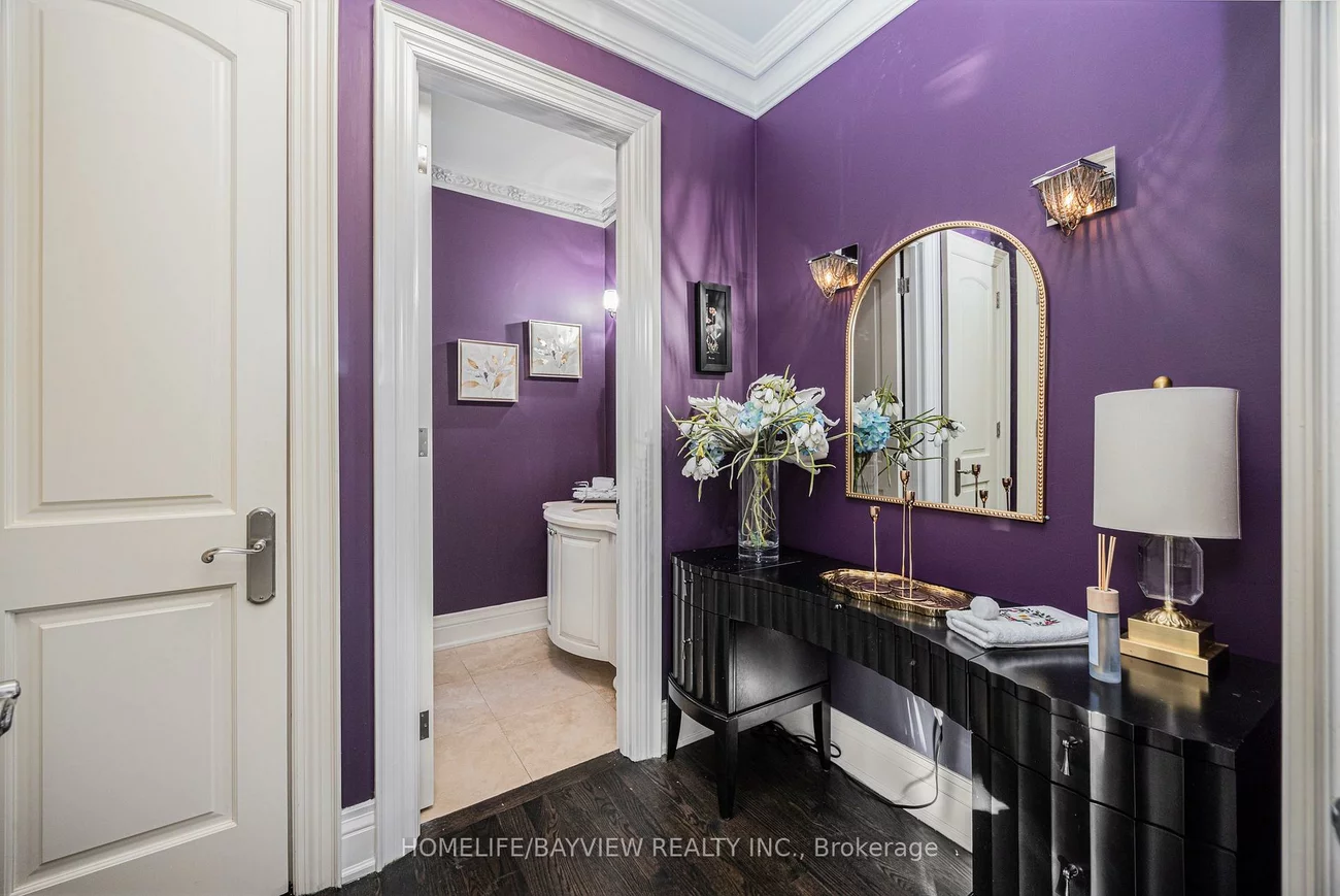 208, Holmes, Willowdale East, Toronto