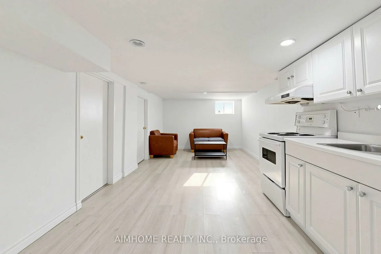 95, Steeles, Newtonbrook East, Toronto