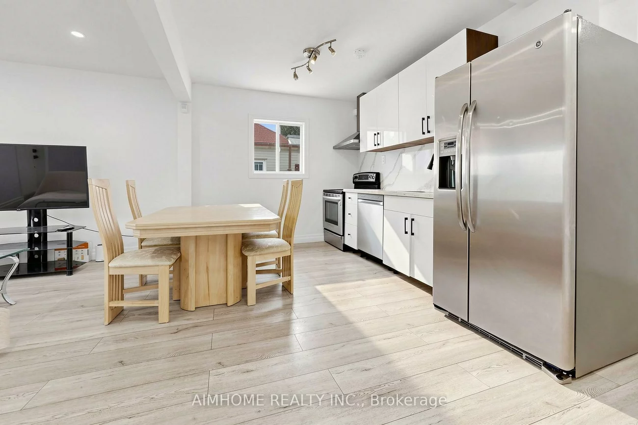 95, Steeles, Newtonbrook East, Toronto