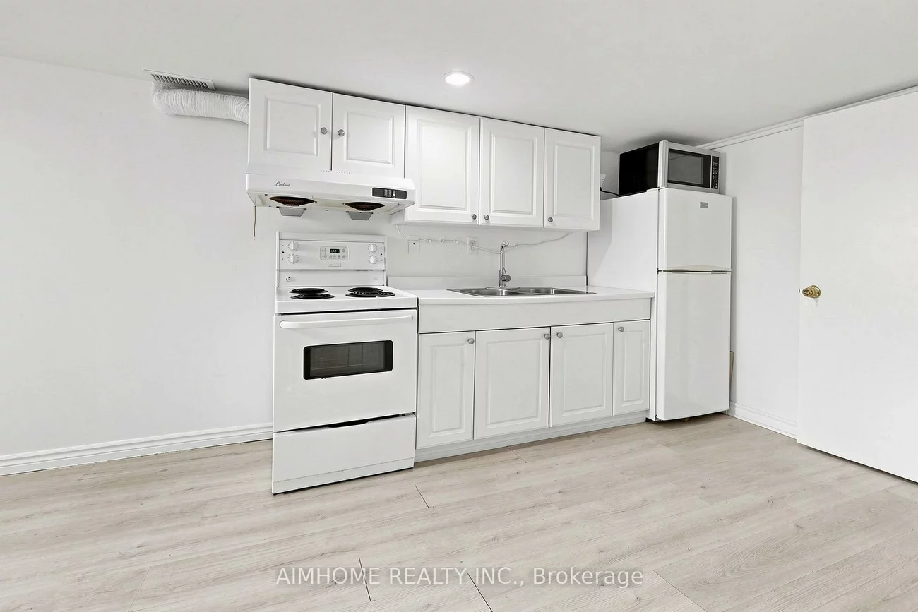 95, Steeles, Newtonbrook East, Toronto