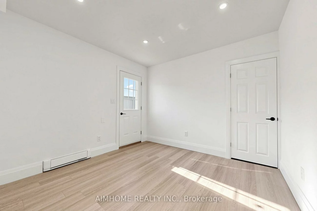 95, Steeles, Newtonbrook East, Toronto