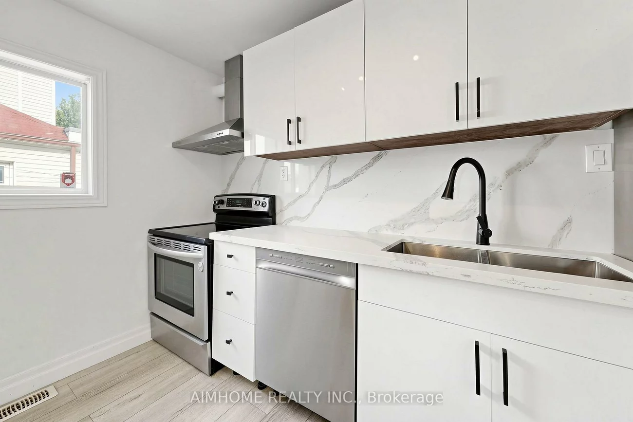 95, Steeles, Newtonbrook East, Toronto