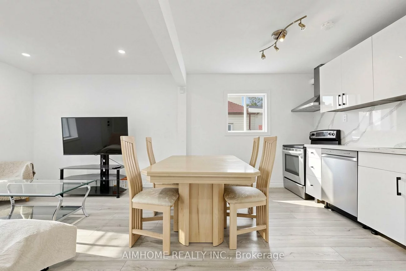 95, Steeles, Newtonbrook East, Toronto