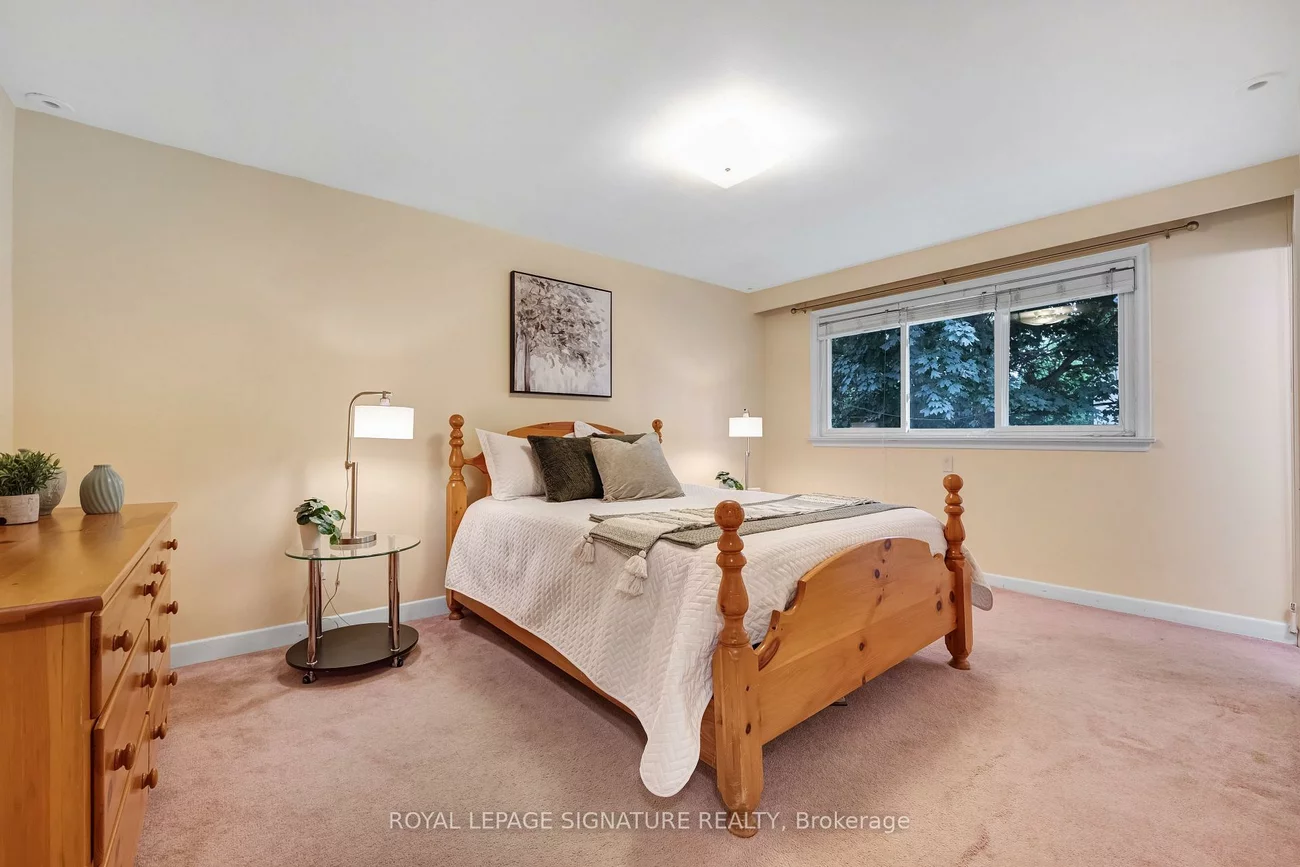 9, Bunty, Bayview Village, Toronto