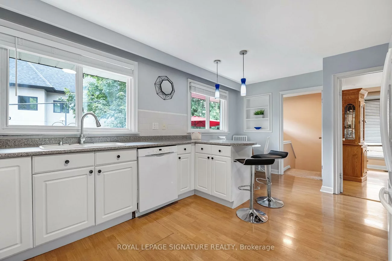 9, Bunty, Bayview Village, Toronto