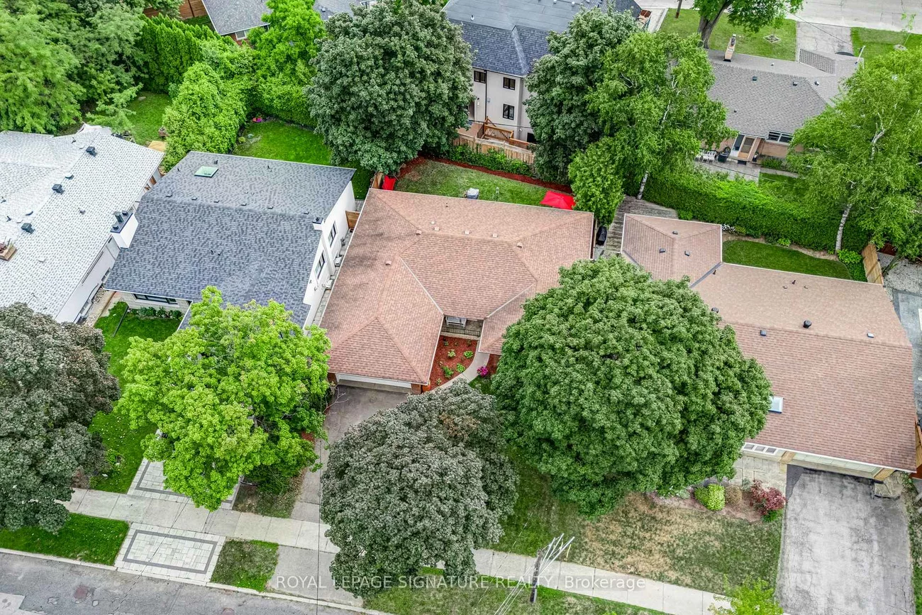 9, Bunty, Bayview Village, Toronto