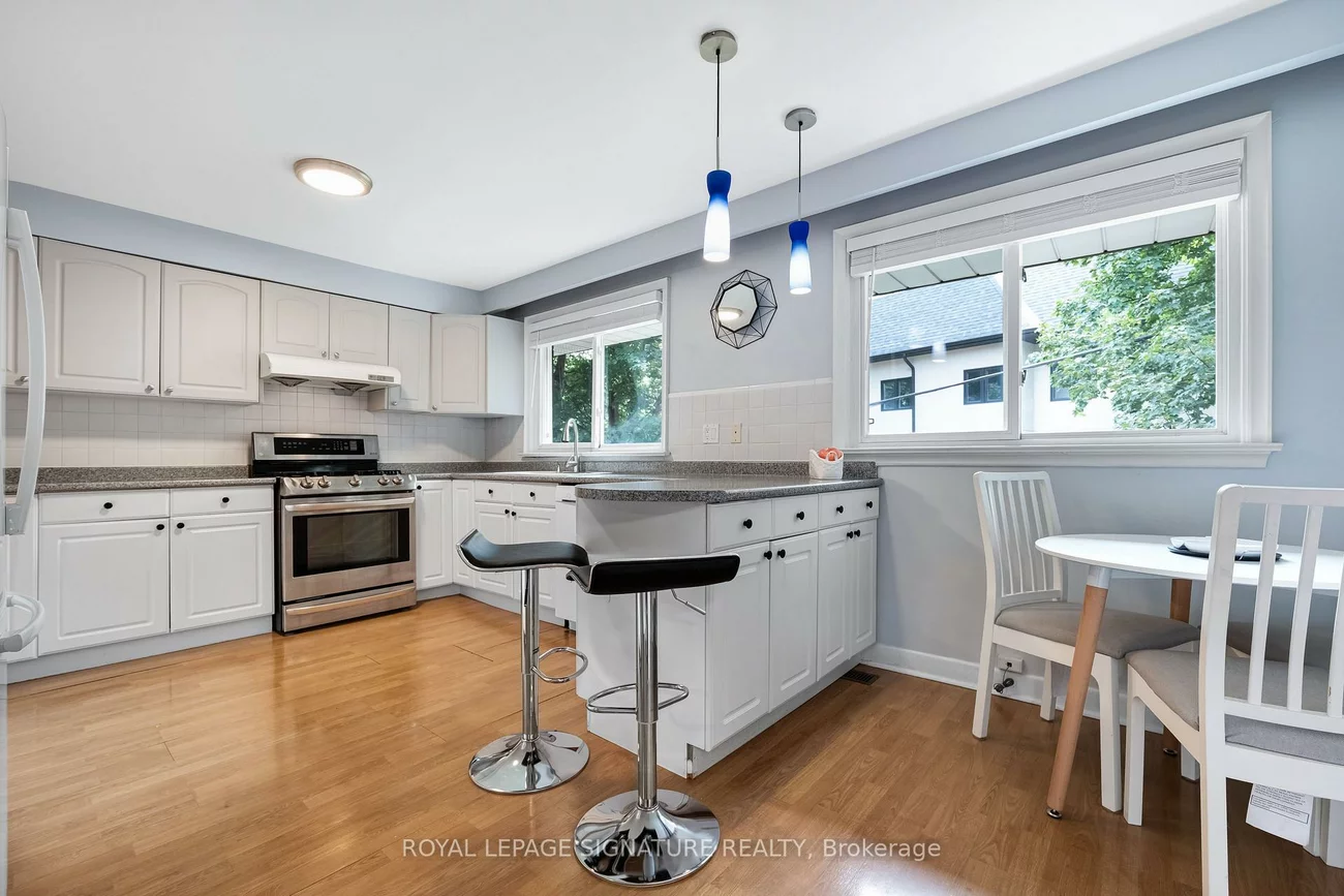 9, Bunty, Bayview Village, Toronto