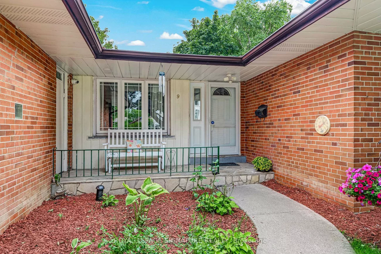9, Bunty, Bayview Village, Toronto