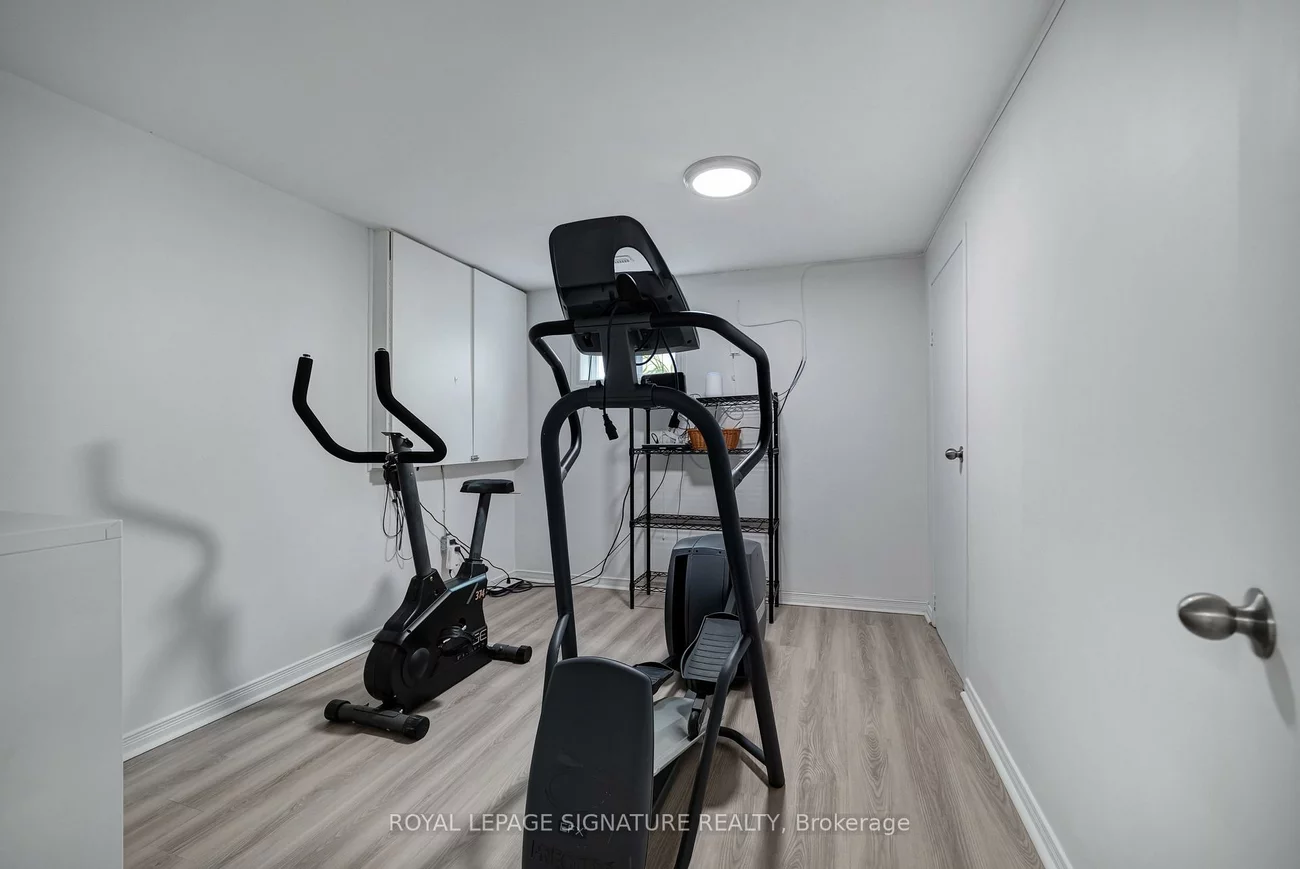 9, Bunty, Bayview Village, Toronto
