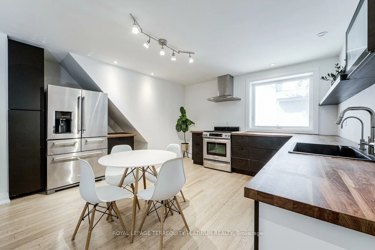 204, Ellerslie, Willowdale West, Toronto