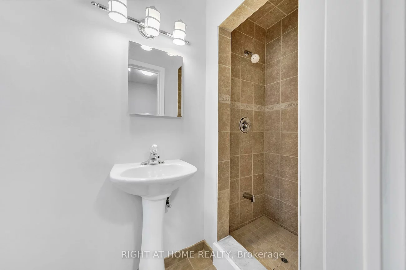 88, Peckham, Newtonbrook West, Toronto