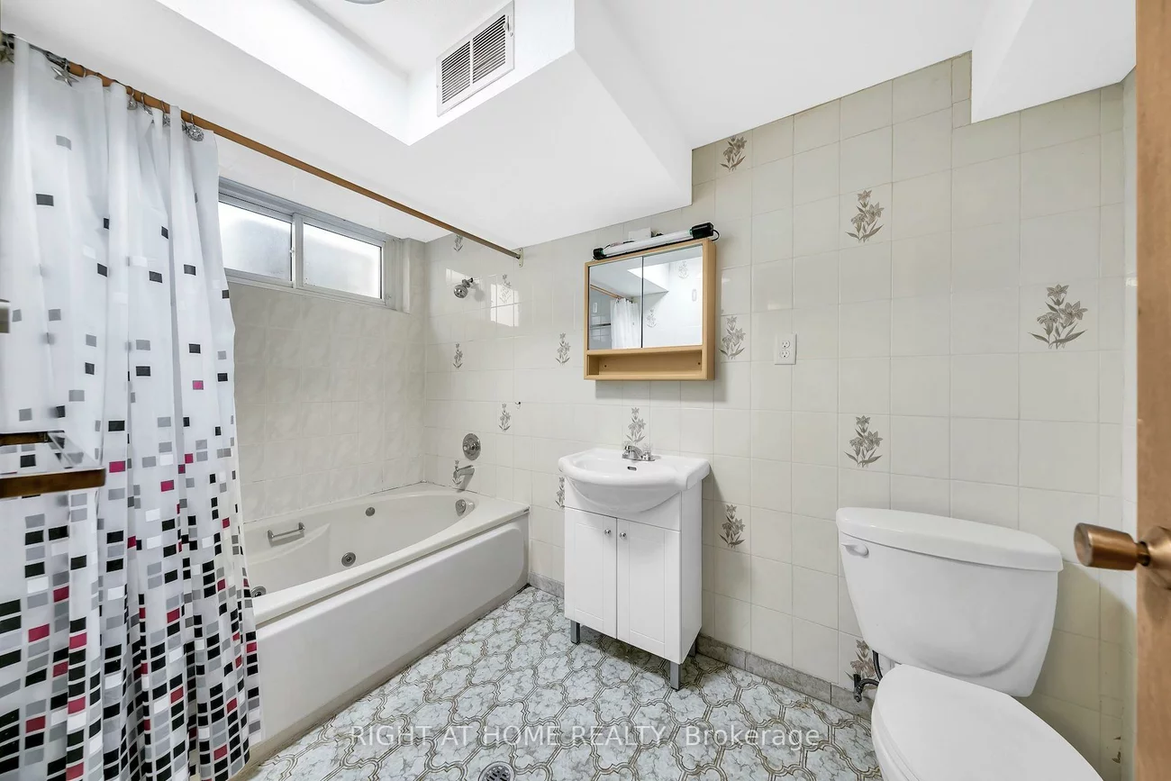 88, Peckham, Newtonbrook West, Toronto