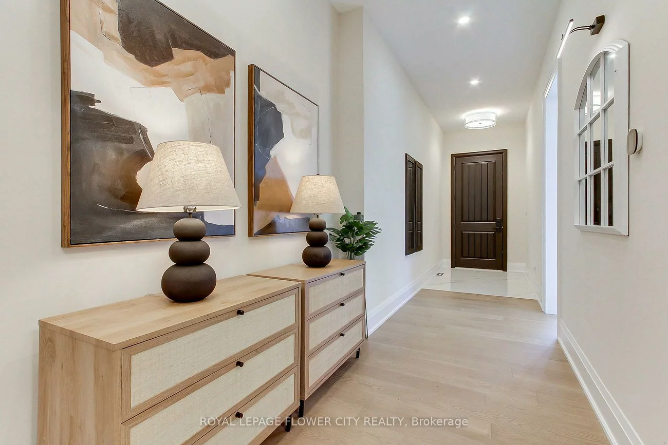 140, Hillmount, Englemount-Lawrence, Toronto