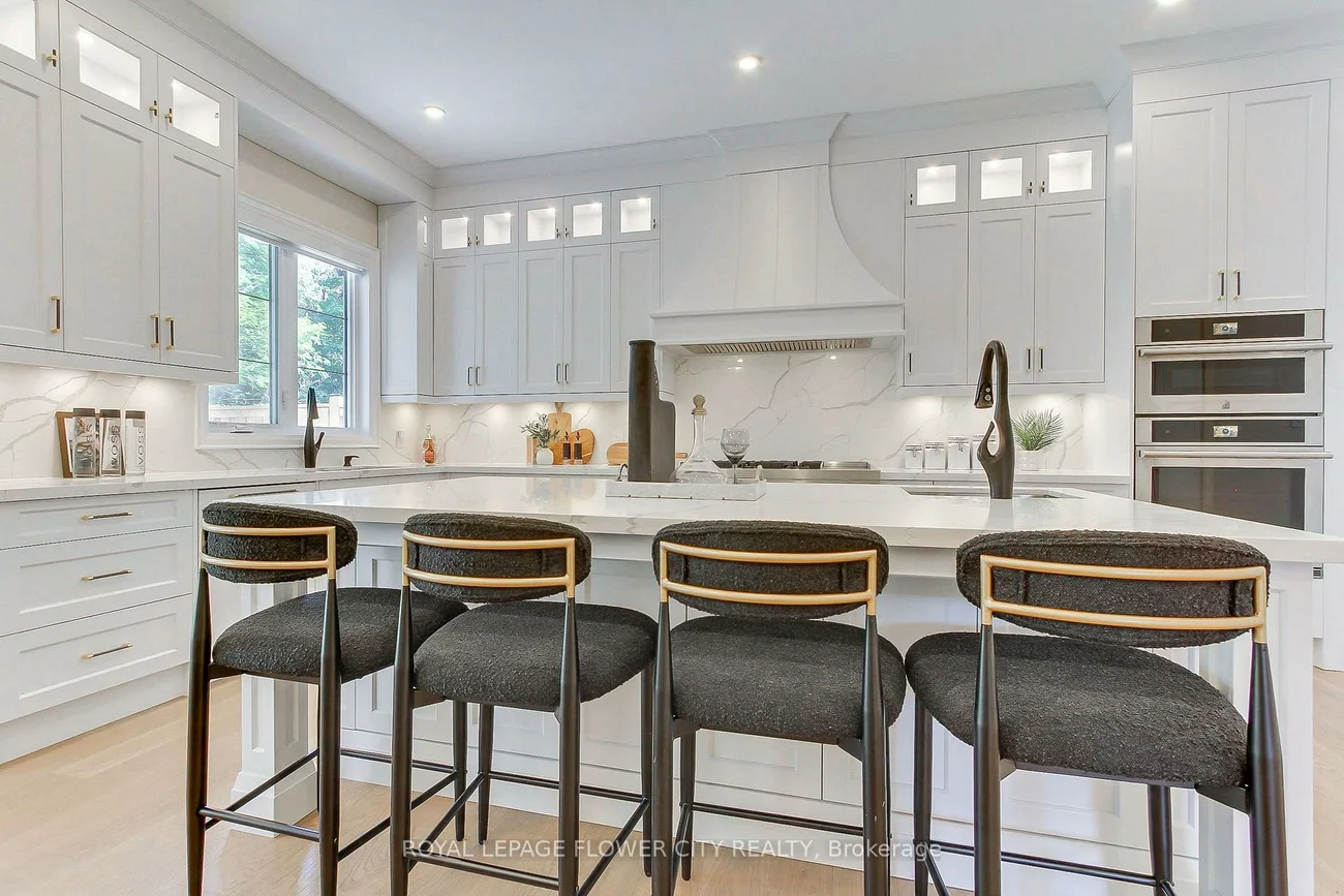 140, Hillmount, Englemount-Lawrence, Toronto