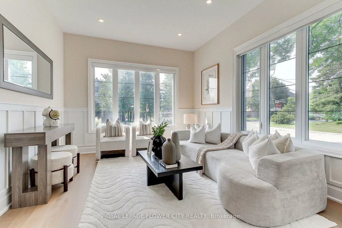 140, Hillmount, Englemount-Lawrence, Toronto
