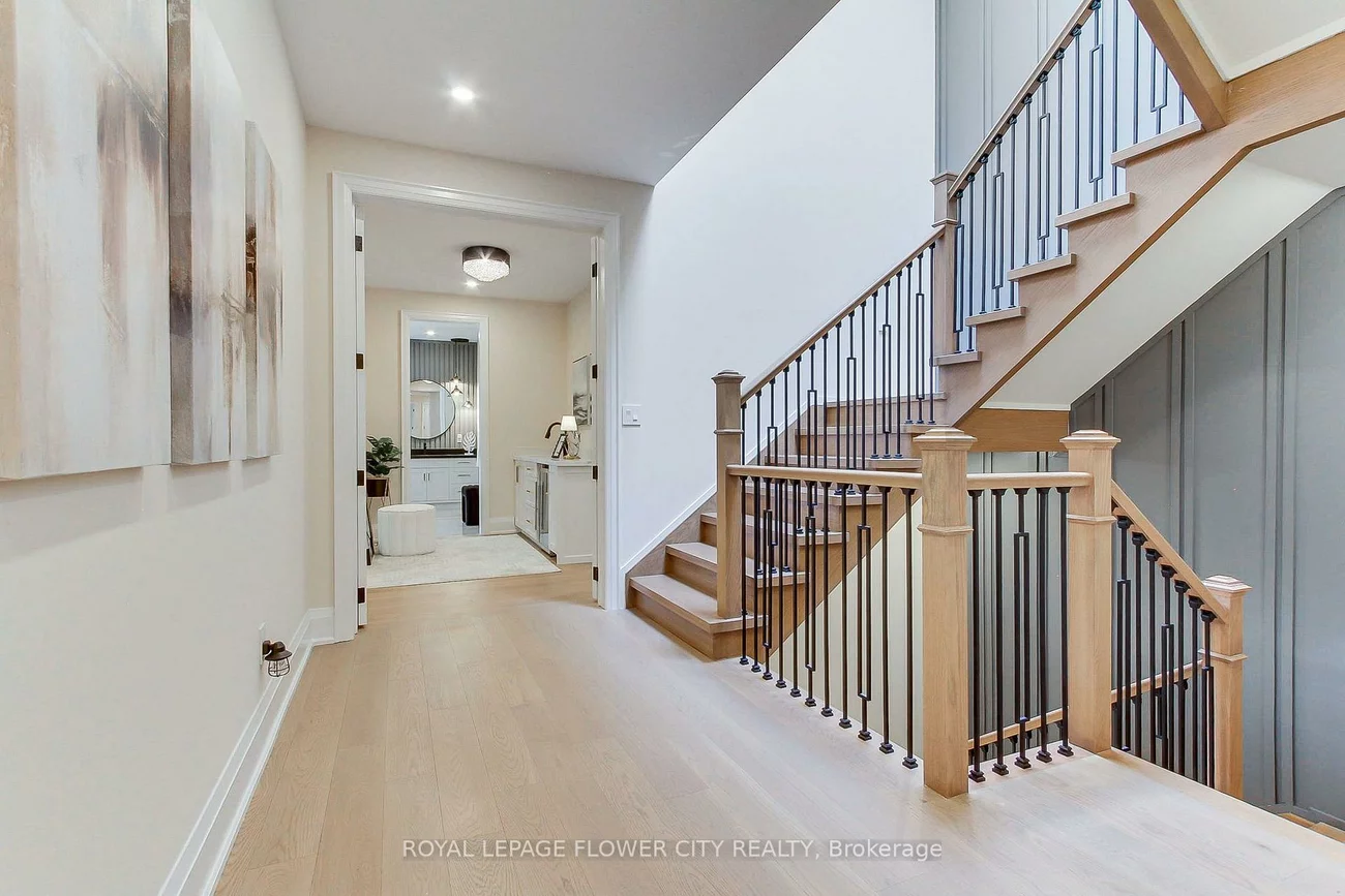 140, Hillmount, Englemount-Lawrence, Toronto