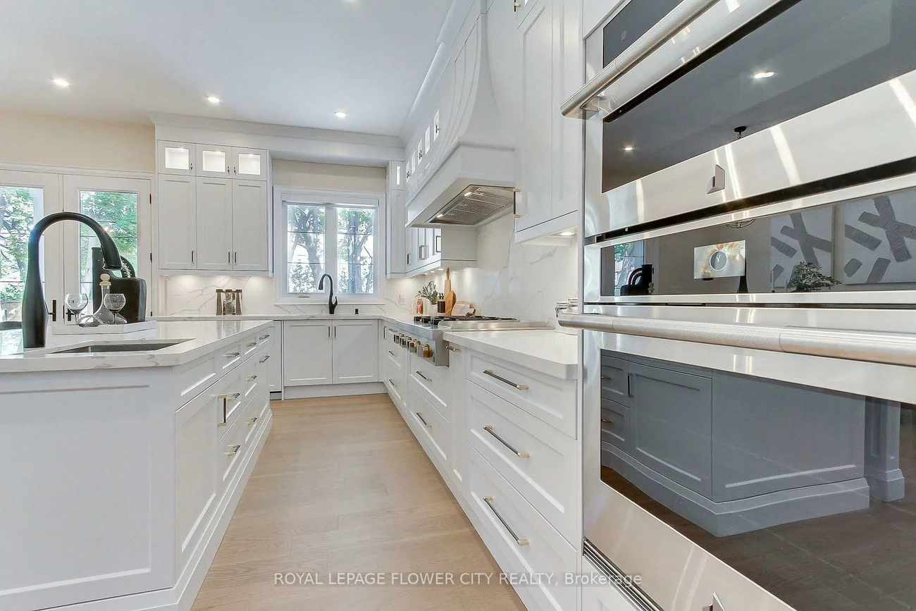 140, Hillmount, Englemount-Lawrence, Toronto