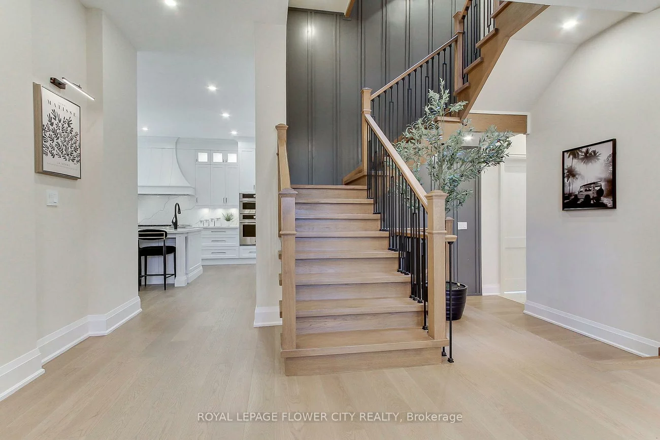 140, Hillmount, Englemount-Lawrence, Toronto