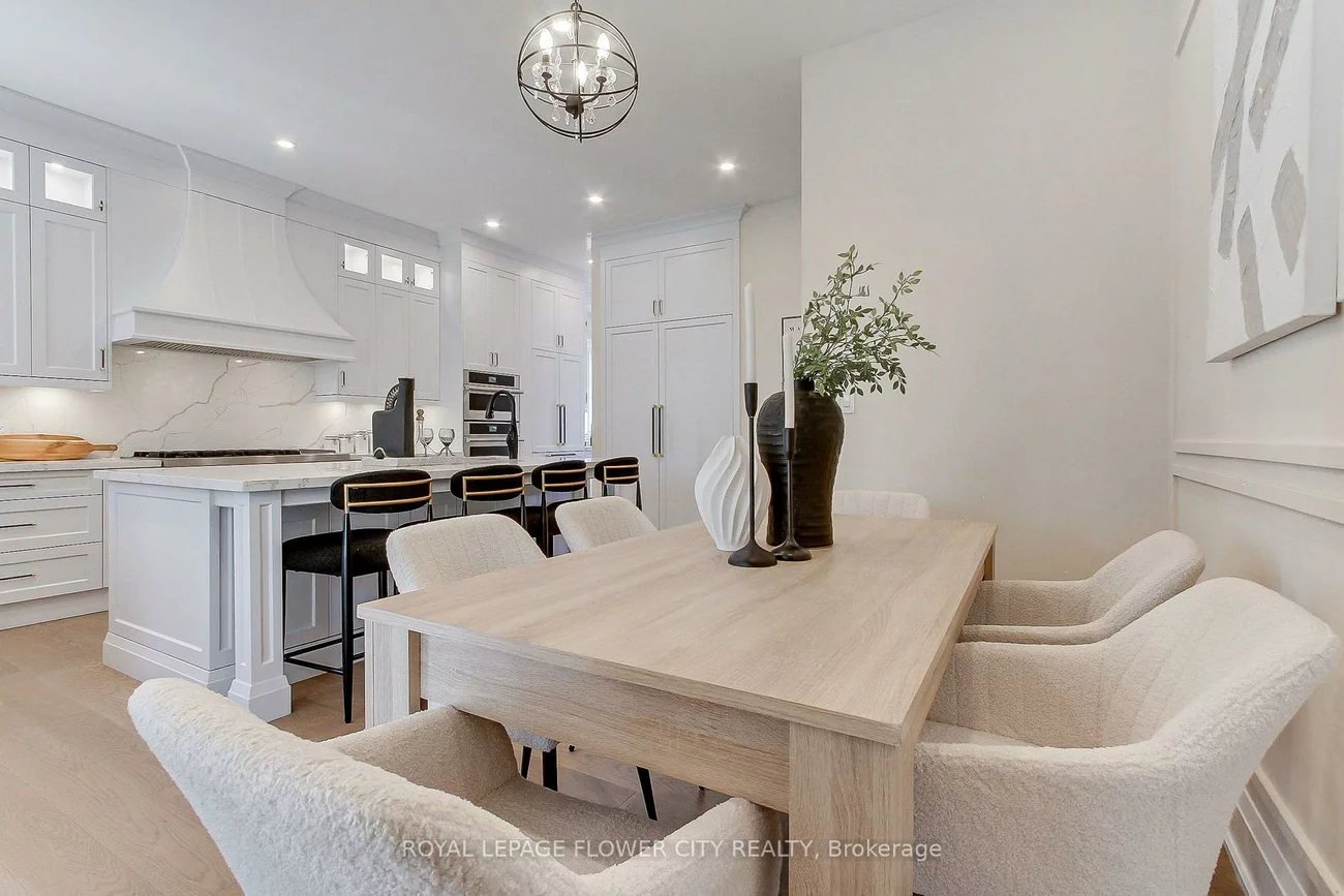 140, Hillmount, Englemount-Lawrence, Toronto
