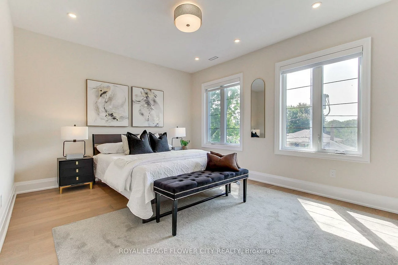 140, Hillmount, Englemount-Lawrence, Toronto