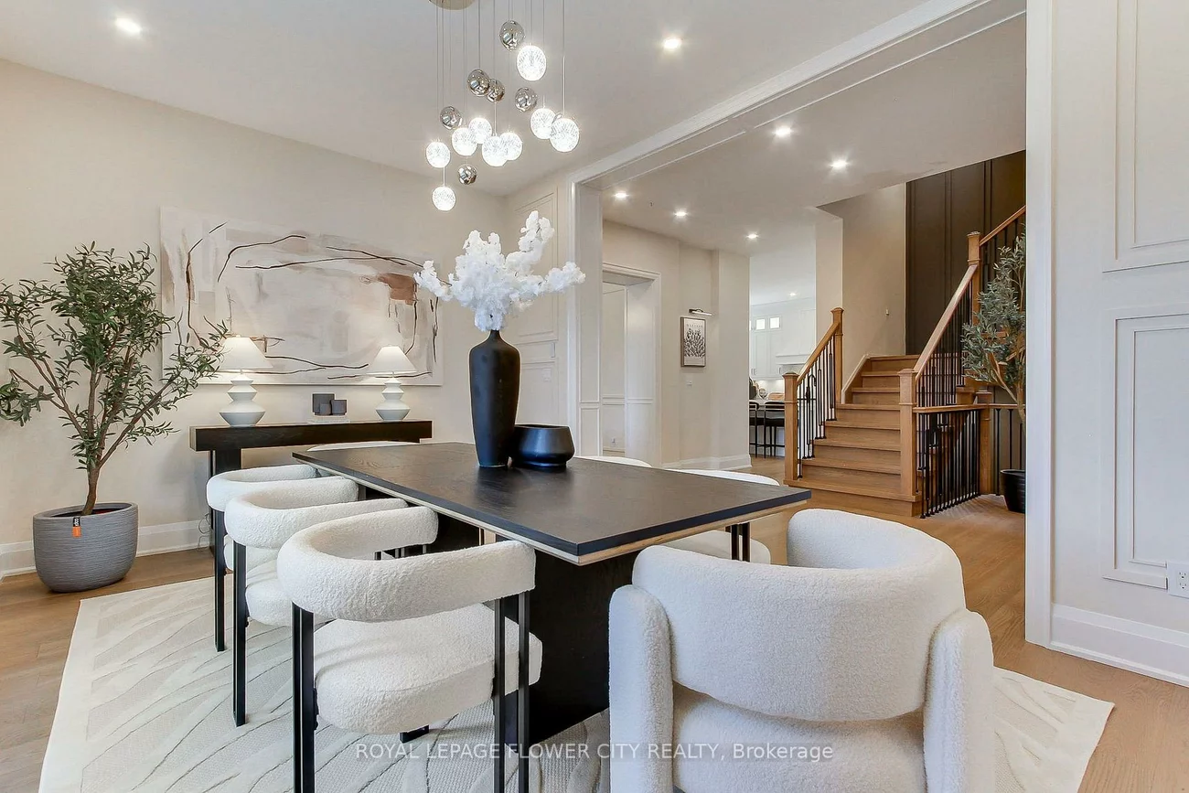 140, Hillmount, Englemount-Lawrence, Toronto