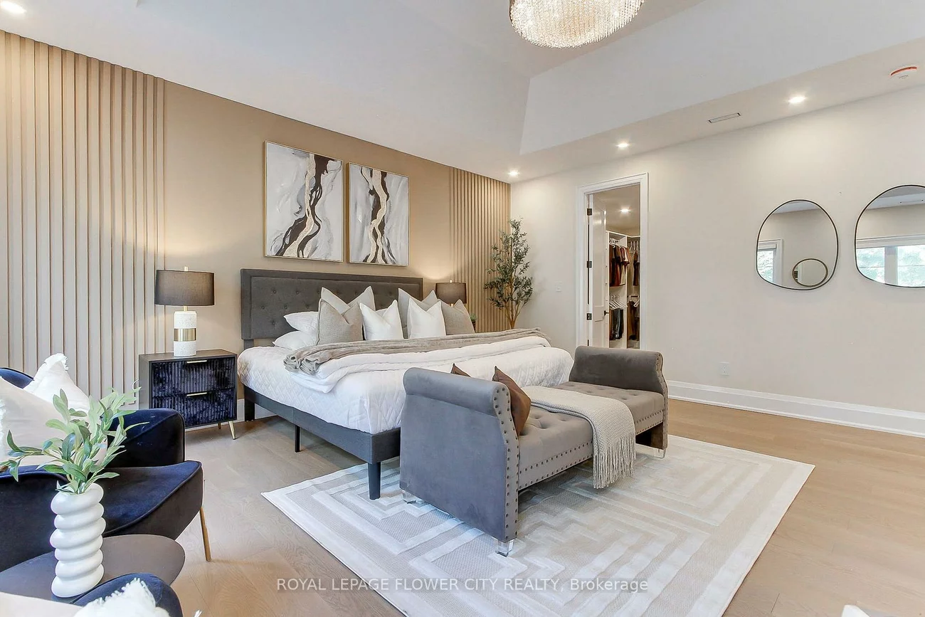 140, Hillmount, Englemount-Lawrence, Toronto