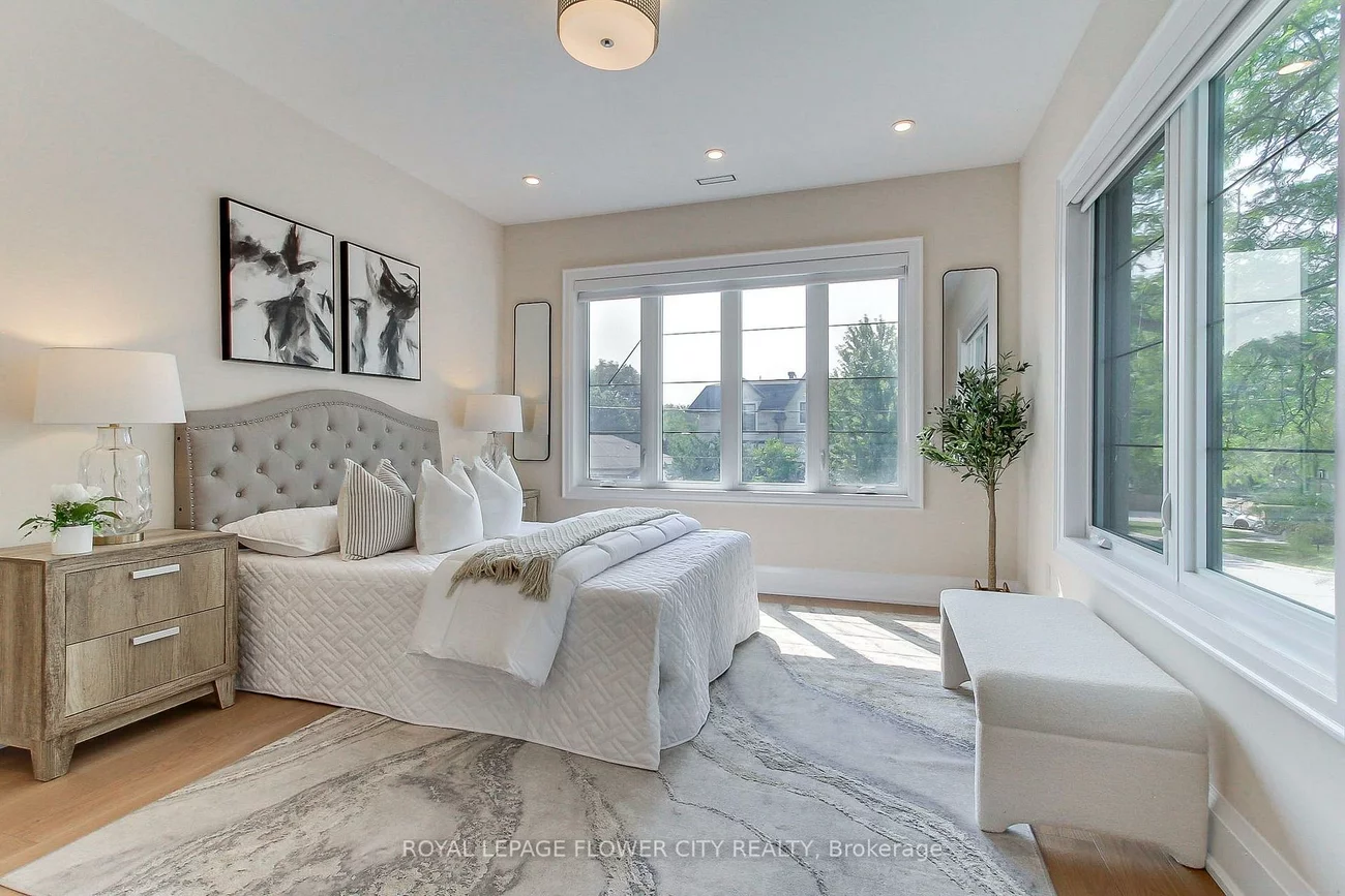 140, Hillmount, Englemount-Lawrence, Toronto