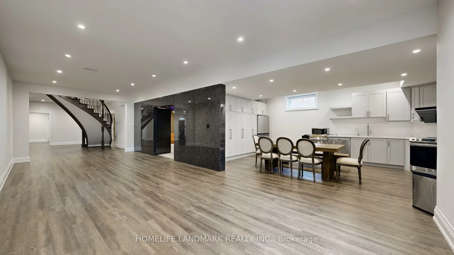 20, Blaine, Banbury-Don Mills, Toronto