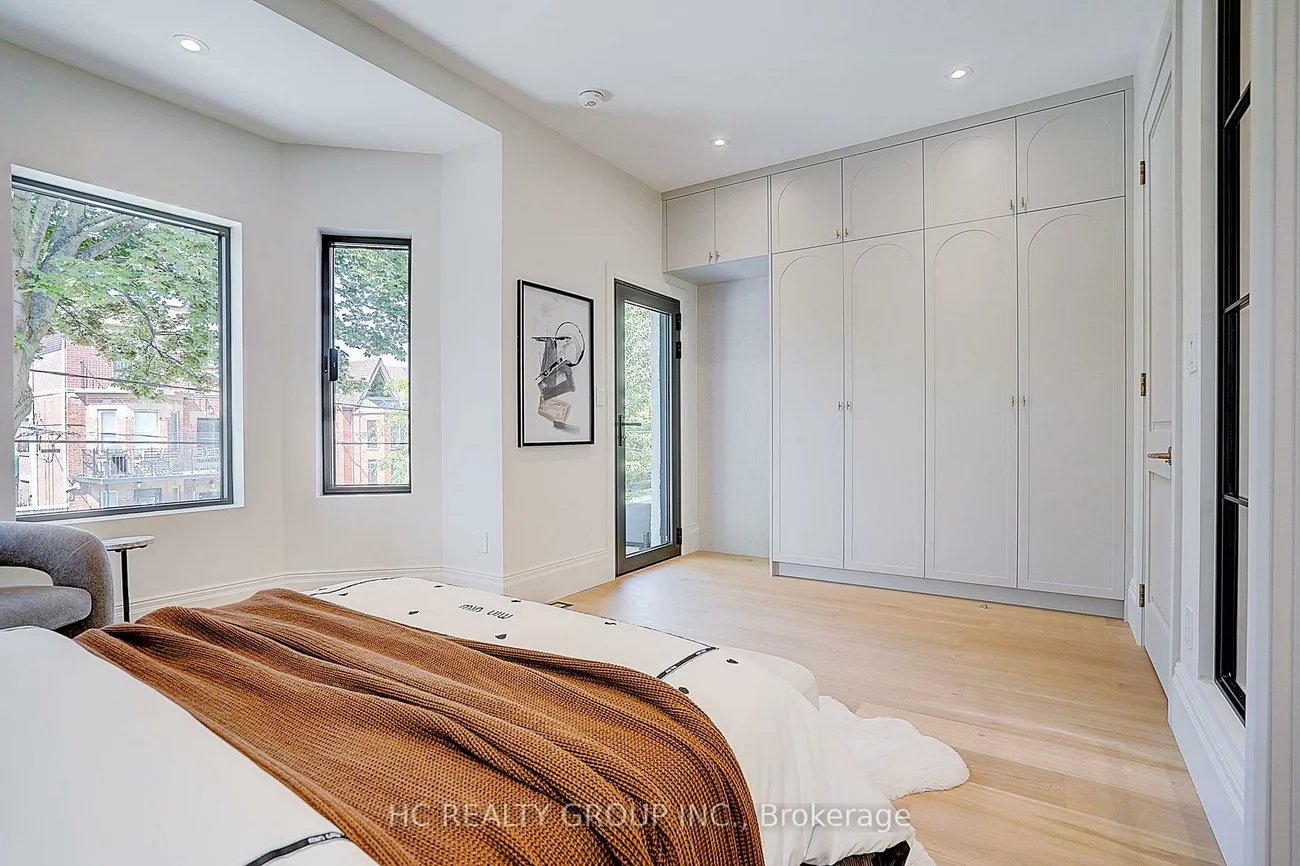 385, Manning, Palmerston-Little Italy, Toronto