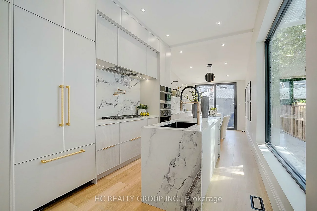385, Manning, Palmerston-Little Italy, Toronto