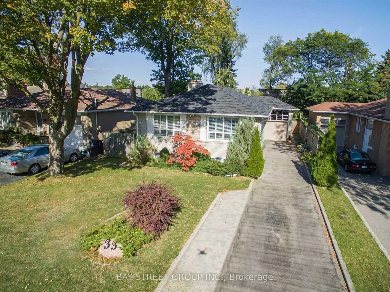 33, Heathview, Bayview Village, Toronto