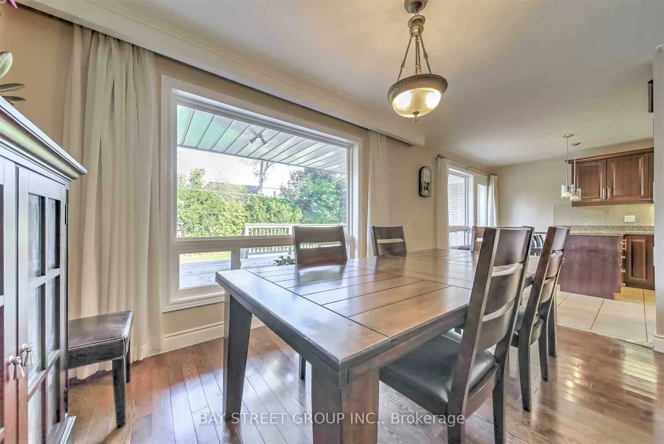 33, Heathview, Bayview Village, Toronto