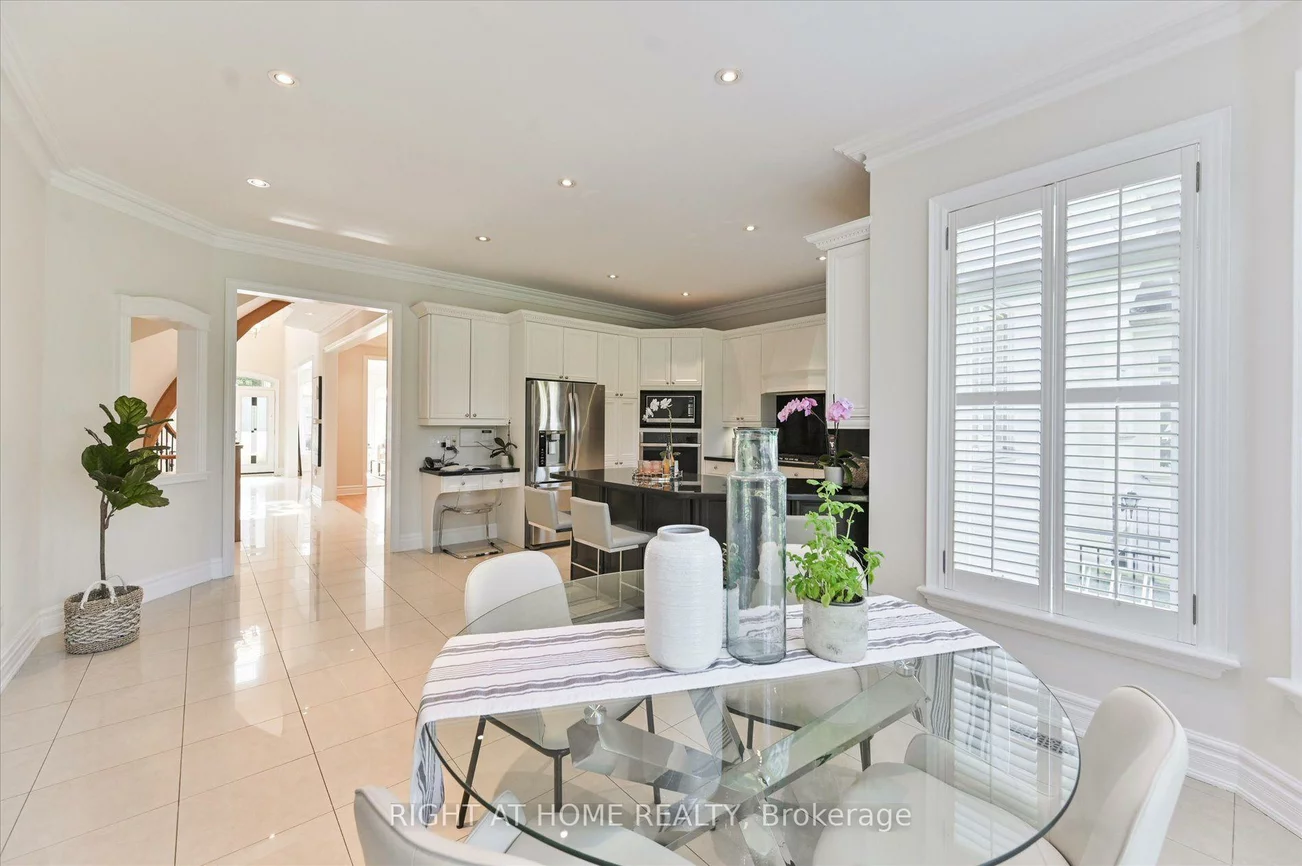 154, Charlton, Newtonbrook West, Toronto