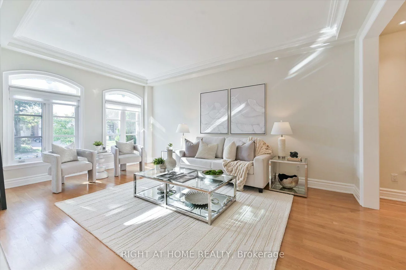 154, Charlton, Newtonbrook West, Toronto