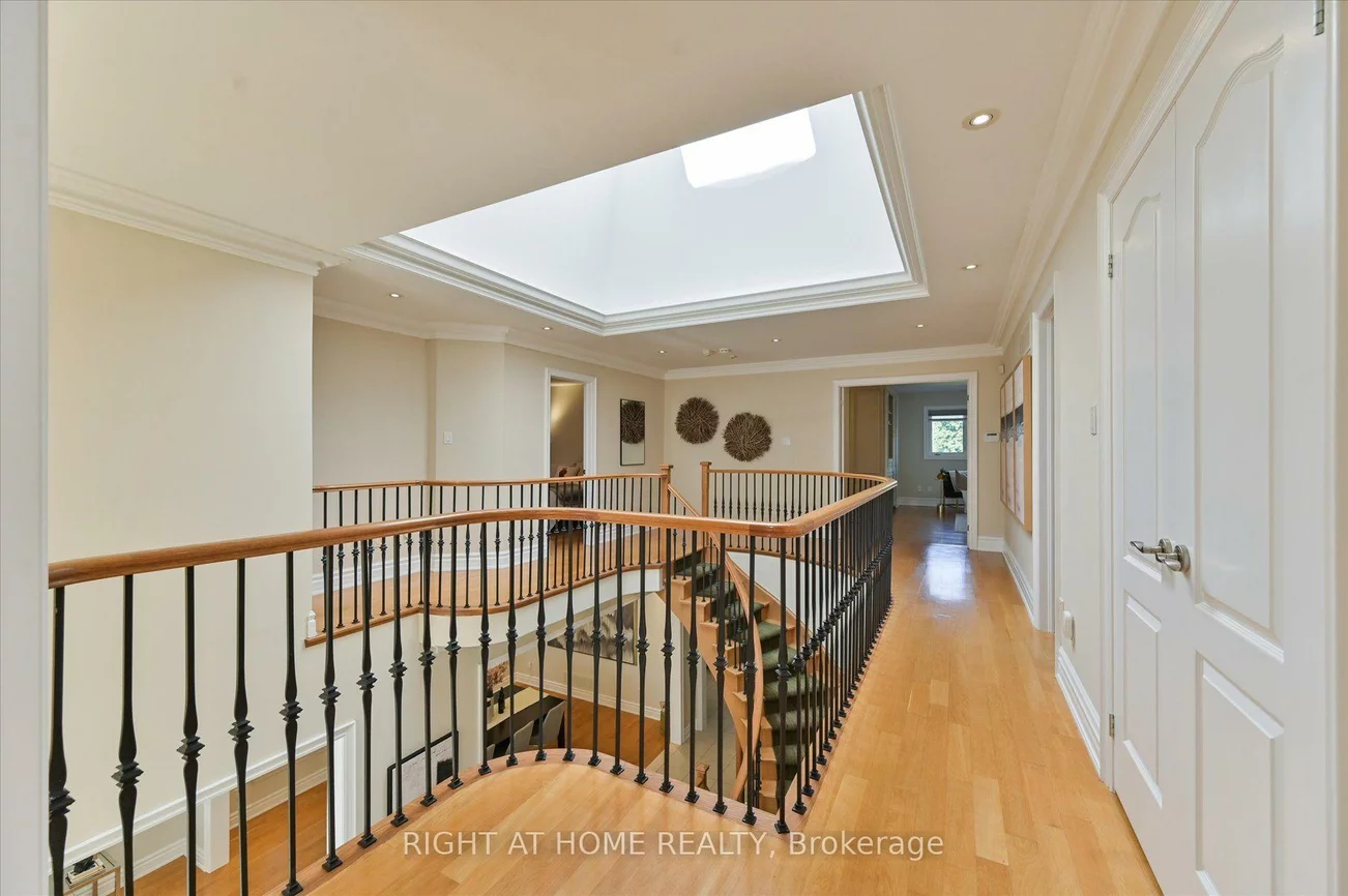 154, Charlton, Newtonbrook West, Toronto
