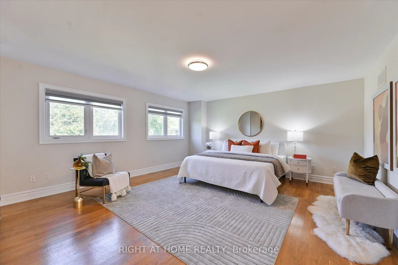 154, Charlton, Newtonbrook West, Toronto