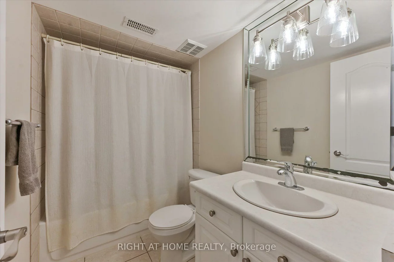 154, Charlton, Newtonbrook West, Toronto