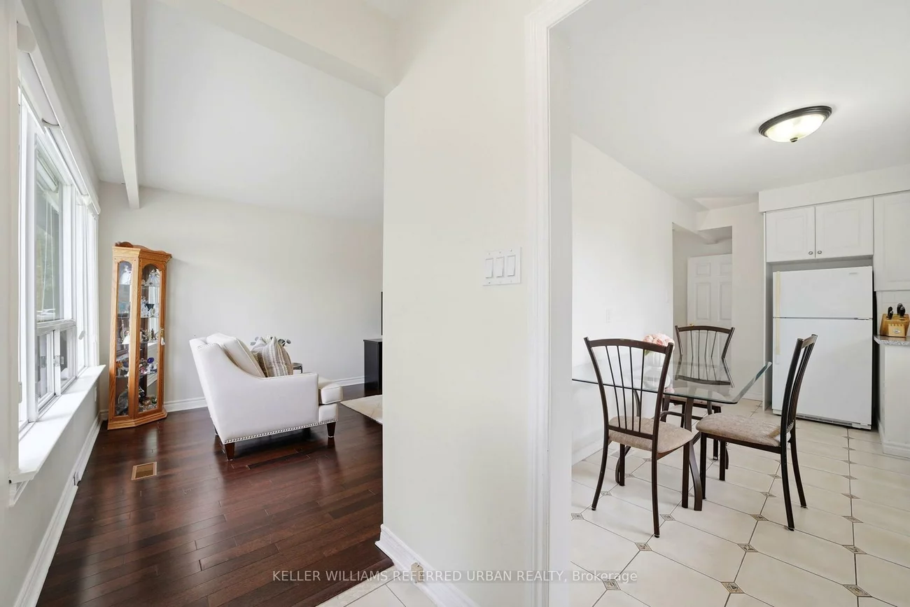 49, Santa Barbara, Willowdale West, Toronto