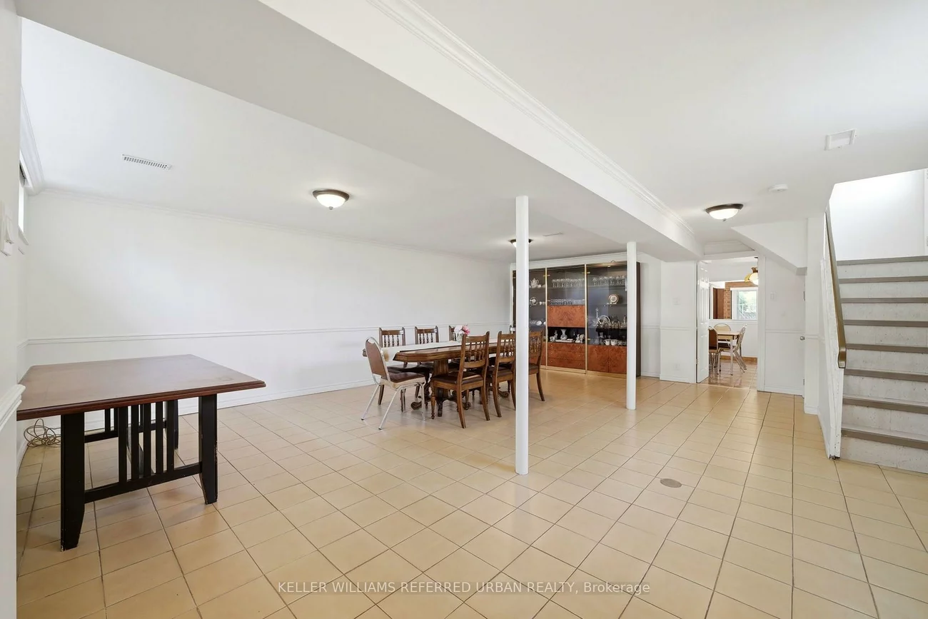 49, Santa Barbara, Willowdale West, Toronto