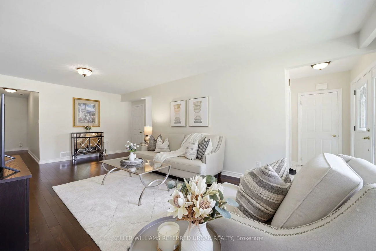 49, Santa Barbara, Willowdale West, Toronto