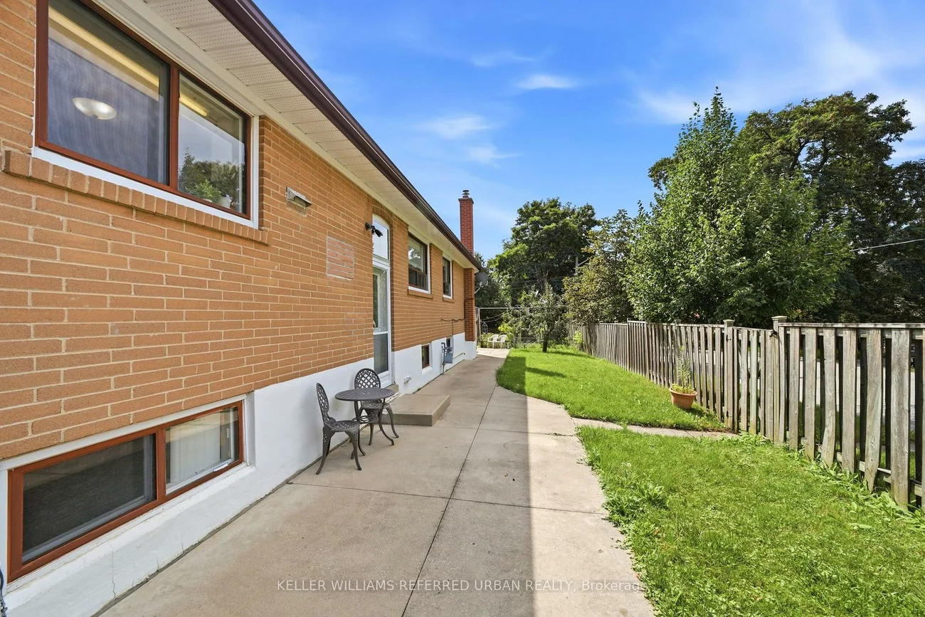 49, Santa Barbara, Willowdale West, Toronto